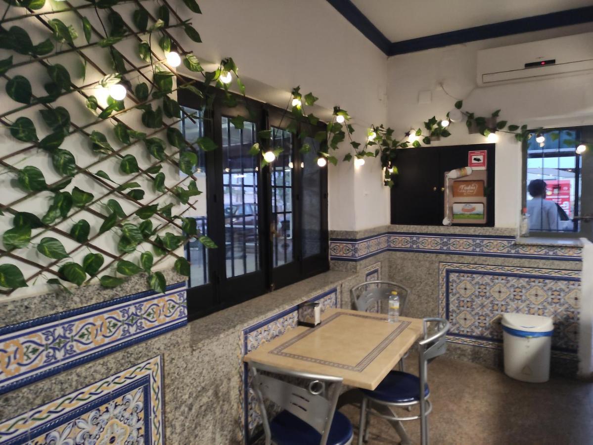 Hostal Restaurante Bar Cafeteria La Melchora Posadas Luaran gambar